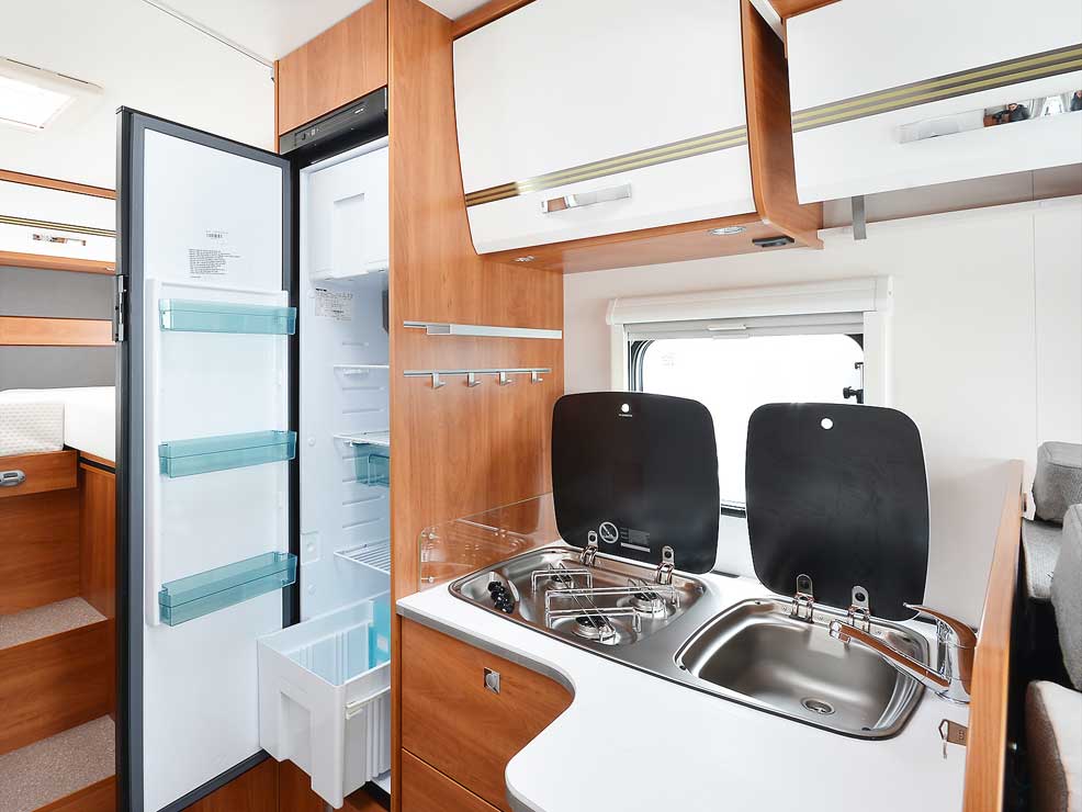 Teilintegrierter T 761 - Küche und Kühlschrank
